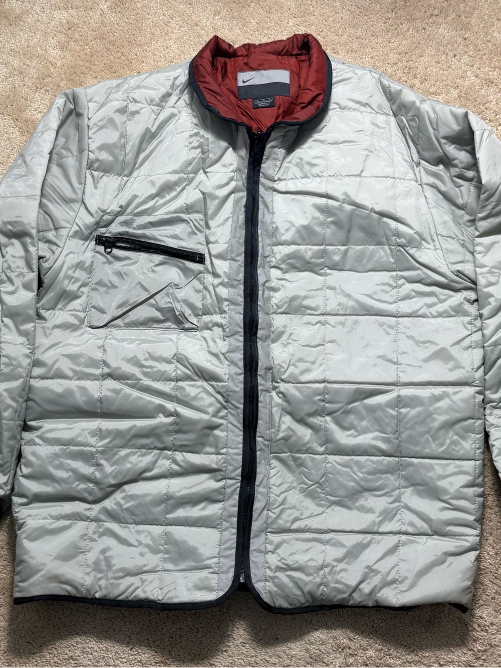 Nike Men's Light Gray Quilted Puffer Jacket with Red Lining